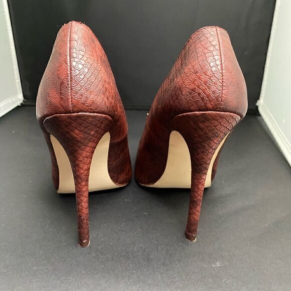 Charlotte Russe Snake Print Faux Leather Pumps - Picture 16 of 17